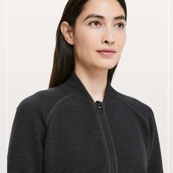 !SOLD! LULULEMON ON REPEAT JACKET - Picture 3 of 10